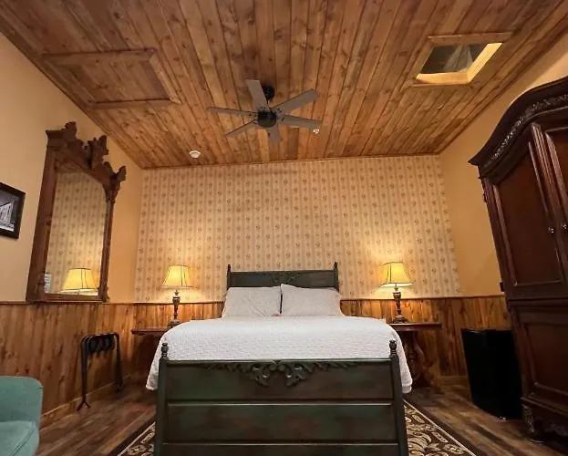 Hotel The Russ House *
